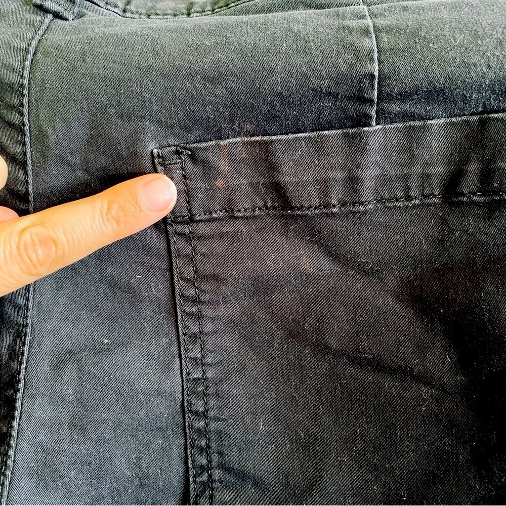 Gap Black Mid Rise 3” Shorts - Picture 6 of 7